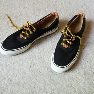 NWOT Urban Outfitters flat shoes